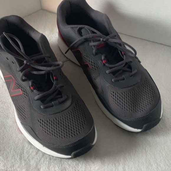 New Balance Men's Black and Red Athletic Shoes 517 - Picture 1 of 12